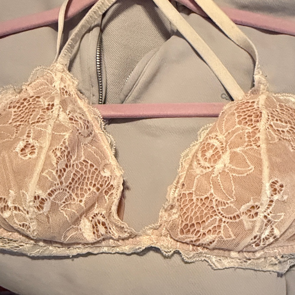 Frederick's of Hollywood Ivory Lace Bra like new